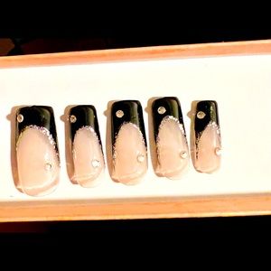 Black French Tip Press On Nails